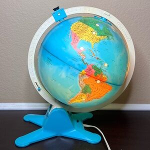 Vintage 1988 Fisher-Price Light-Up Globe with Viewfinder • Illuminated Education
